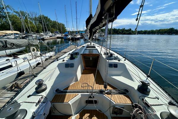 37ft C amp C Yacht For Sale