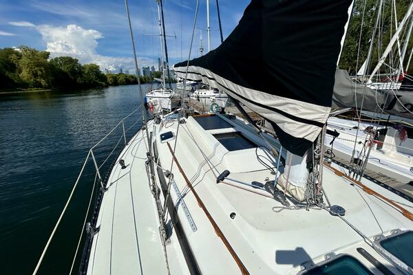 37ft C amp C Yacht For Sale