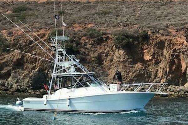 32-ft-Topaz-2004-32 Express-Beer Money Long Beach California United States  yacht for sale