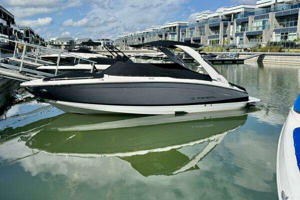 26-ft-Regal-2024-LS6-Innisfil Ontario Canada yacht for sale