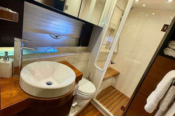 2017 Tiara Yachts 53