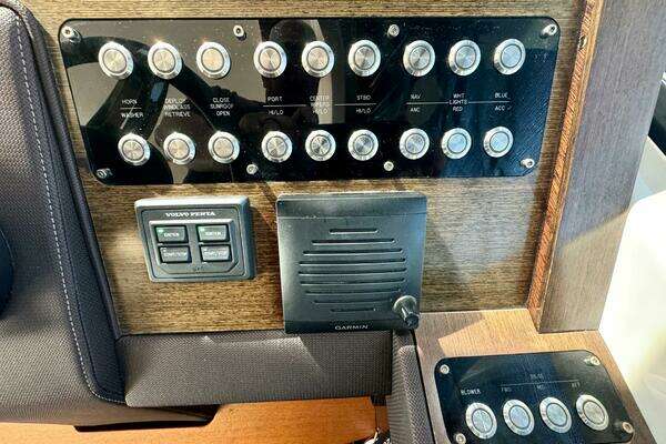 2017 Tiara Yachts 53