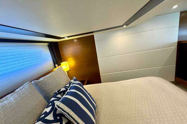 2017 Tiara Yachts 53