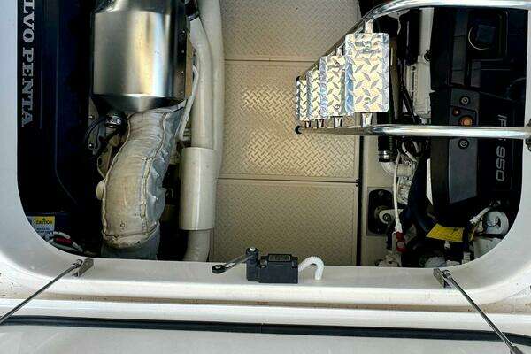 2017 Tiara Yachts 53