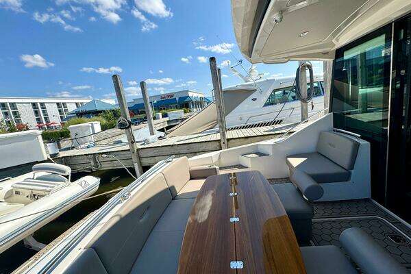 2017 Tiara Yachts 53