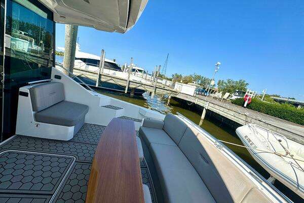 2017 Tiara Yachts 53