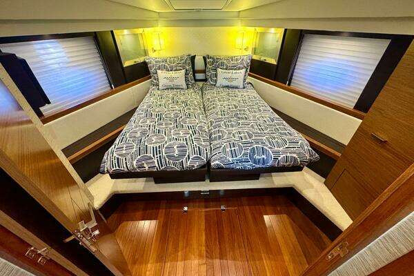 2017 Tiara Yachts 53