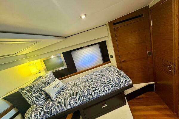 2017 Tiara Yachts 53