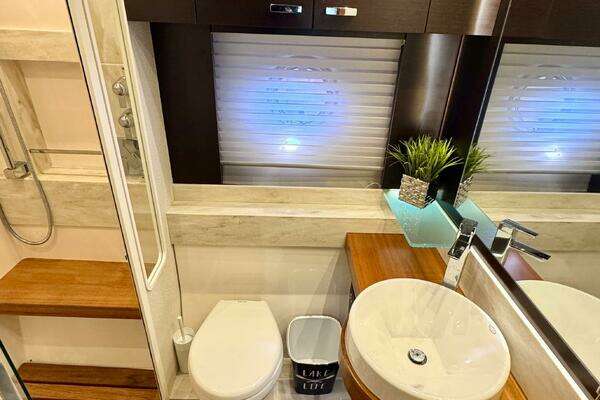 2017 Tiara Yachts 53