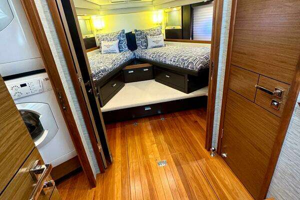 2017 Tiara Yachts 53