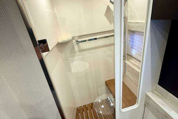 2017 Tiara Yachts 53