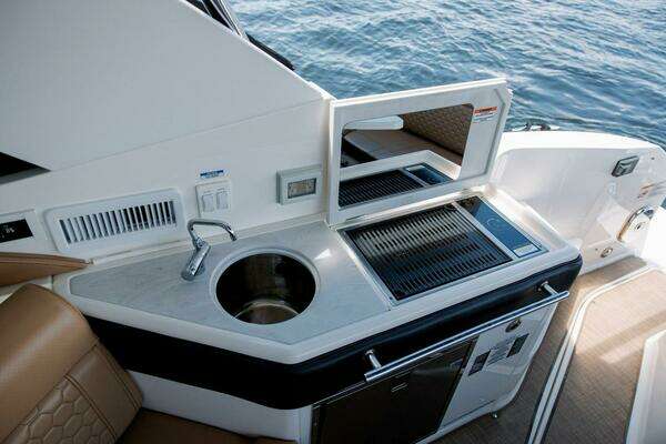 2022 Sea Ray 32