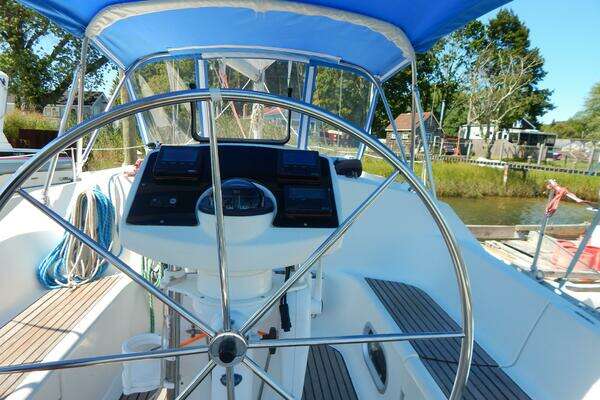 Photo of the 1997 Jeanneau 36.2 Sun Odyssey "Independence"