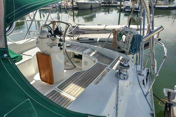 Beneteau 393 Yacht For Sale