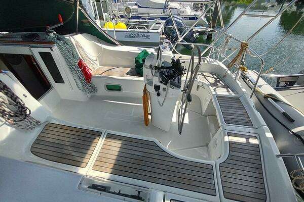 Beneteau 393 Yacht For Sale