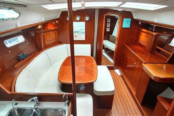 Beneteau 393 Yacht For Sale