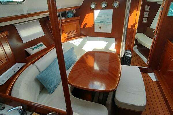 Beneteau 393 Yacht For Sale