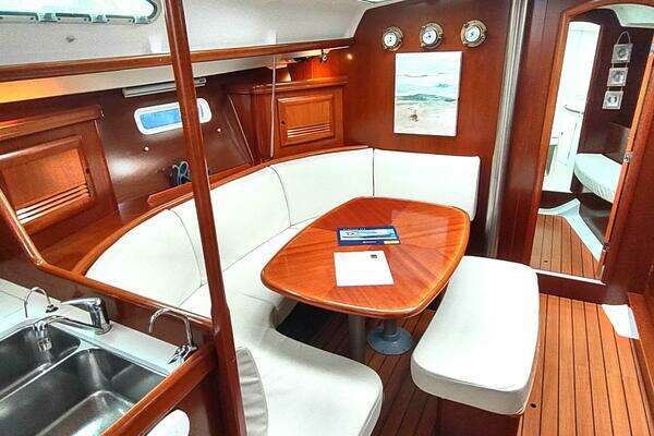Beneteau 393 Yacht For Sale