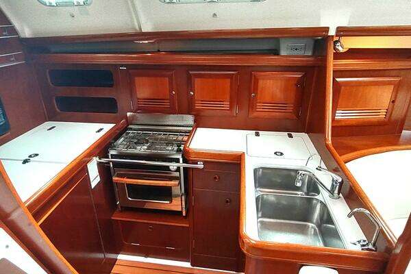 Beneteau 393 Yacht For Sale