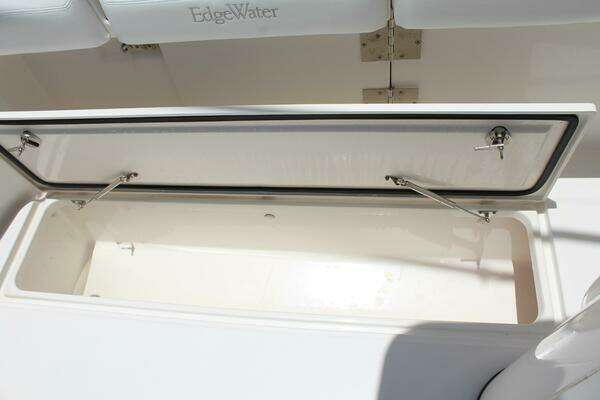 2016 Edgewater 37