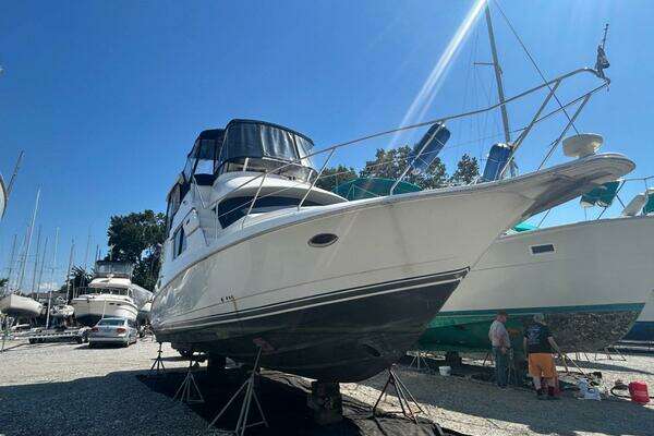 Photo of the 2000 Silverton 352 Motor Yacht "Knot On Call"