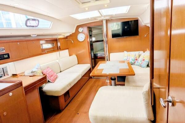 SERENITE 40ft Beneteau Yacht For Sale