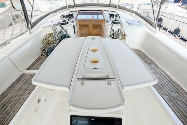 SERENITE 40ft Beneteau Yacht For Sale