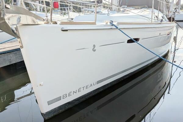 SERENITE 40ft Beneteau Yacht For Sale