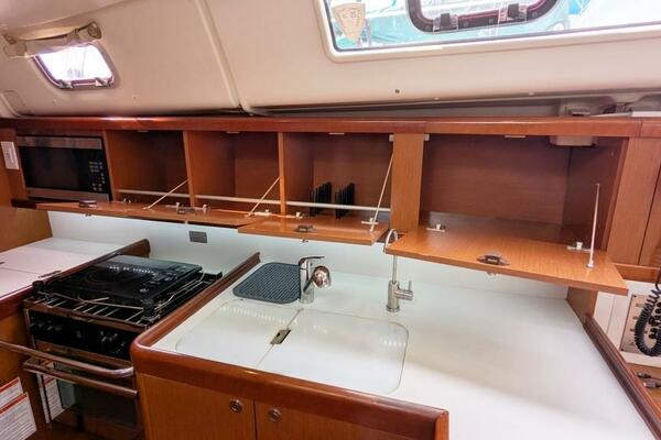 SERENITE 40ft Beneteau Yacht For Sale