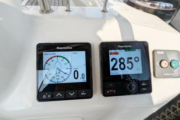 SERENITE 40ft Beneteau Yacht For Sale