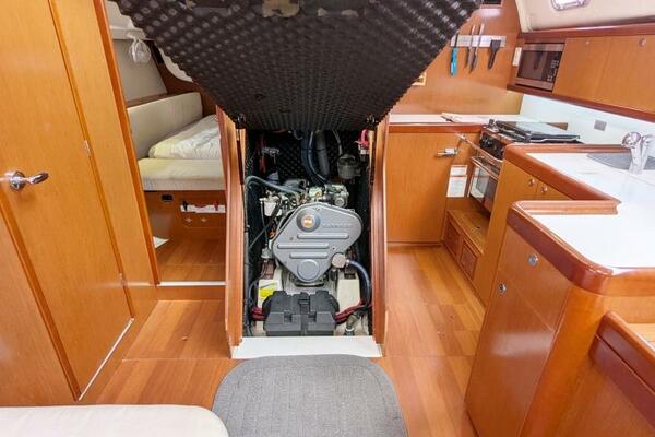 SERENITE 40ft Beneteau Yacht For Sale