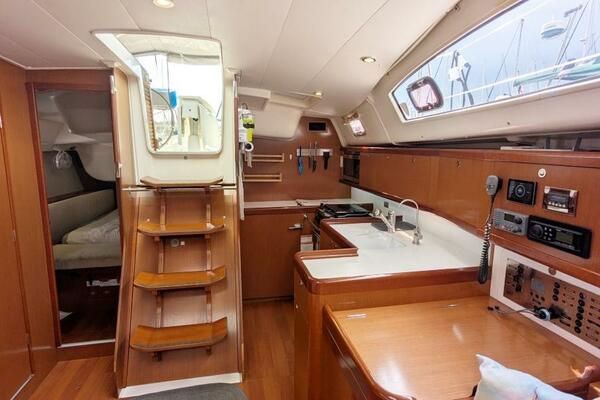 SERENITE 40ft Beneteau Yacht For Sale