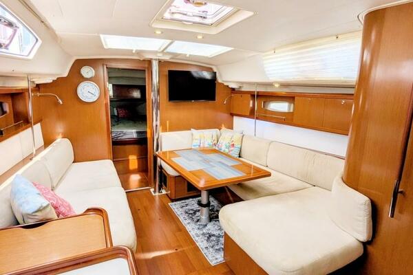 SERENITE 40ft Beneteau Yacht For Sale