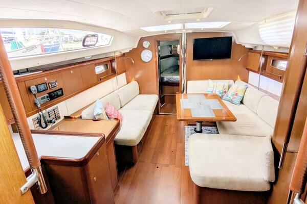 SERENITE 40ft Beneteau Yacht For Sale