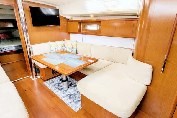 SERENITE 40ft Beneteau Yacht For Sale