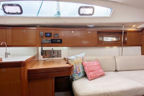 SERENITE 40ft Beneteau Yacht For Sale