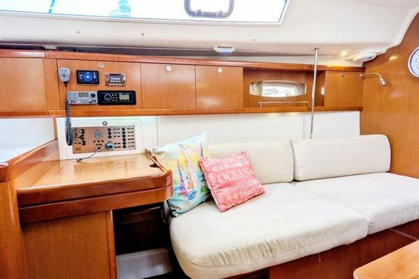 SERENITE 40ft Beneteau Yacht For Sale
