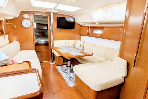 SERENITE 40ft Beneteau Yacht For Sale