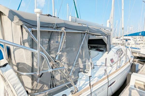 SERENITE 40ft Beneteau Yacht For Sale