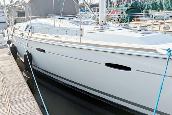 SERENITE 40ft Beneteau Yacht For Sale