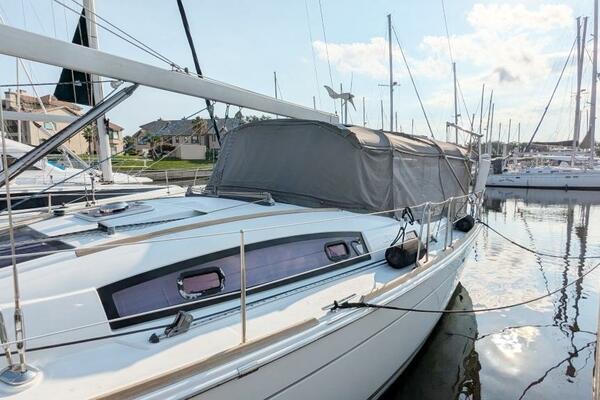 SERENITE 40ft Beneteau Yacht For Sale