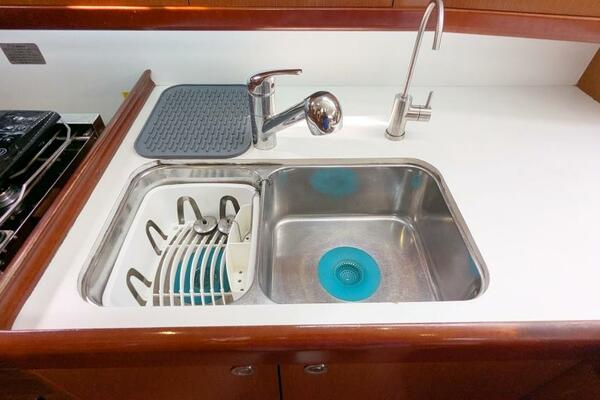 SERENITE 40ft Beneteau Yacht For Sale