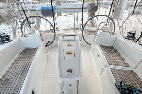 SERENITE 40ft Beneteau Yacht For Sale