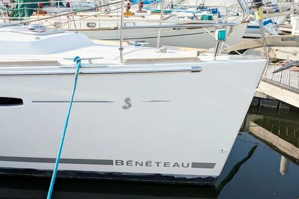 SERENITE 40ft Beneteau Yacht For Sale