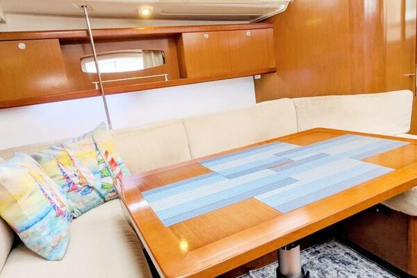 SERENITE 40ft Beneteau Yacht For Sale