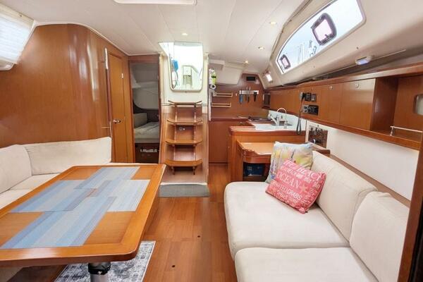 SERENITE 40ft Beneteau Yacht For Sale