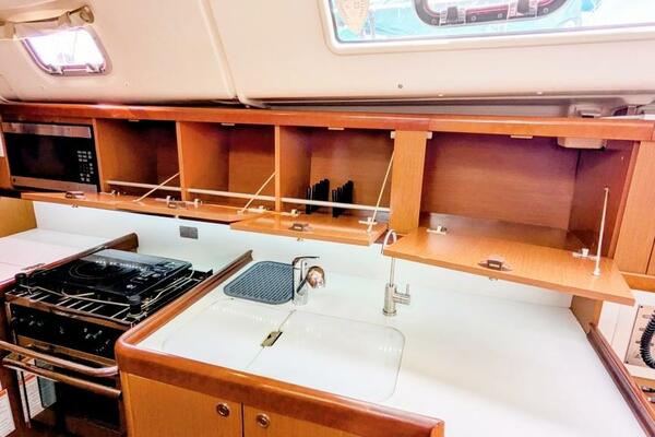 SERENITE 40ft Beneteau Yacht For Sale