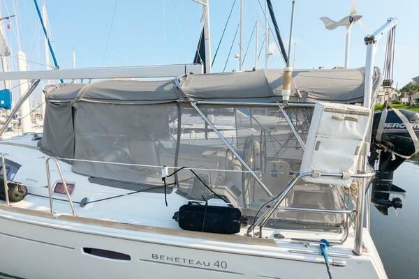 SERENITE 40ft Beneteau Yacht For Sale