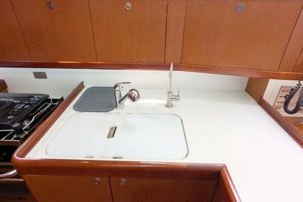 SERENITE 40ft Beneteau Yacht For Sale