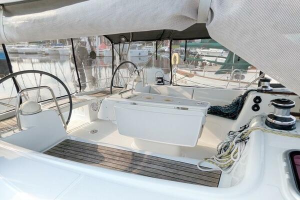 SERENITE 40ft Beneteau Yacht For Sale